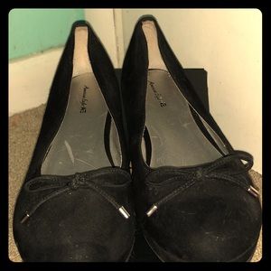 Size 5 woman's about 1 inch heels